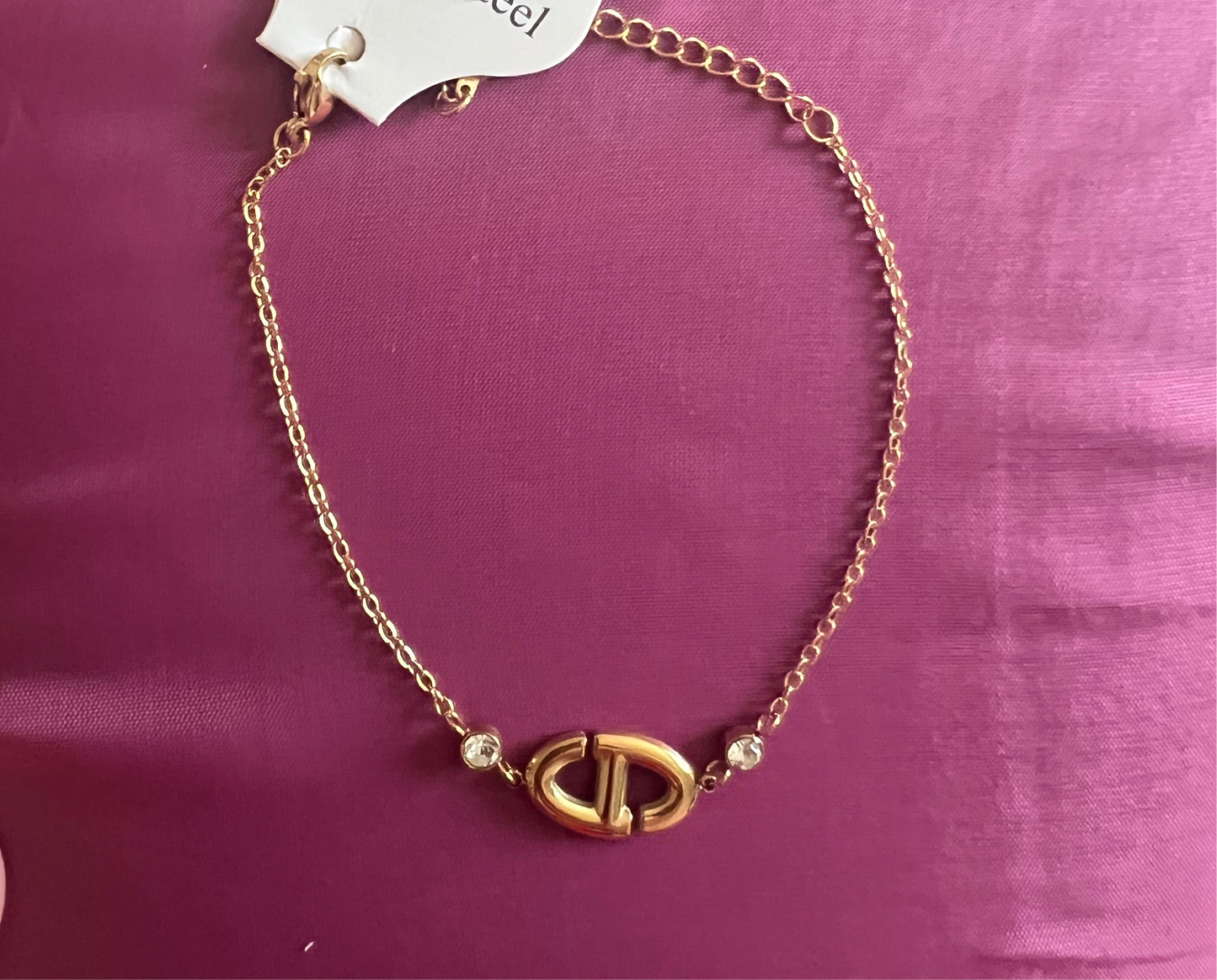 Bracelet – Élégance Couture à Petit Prix