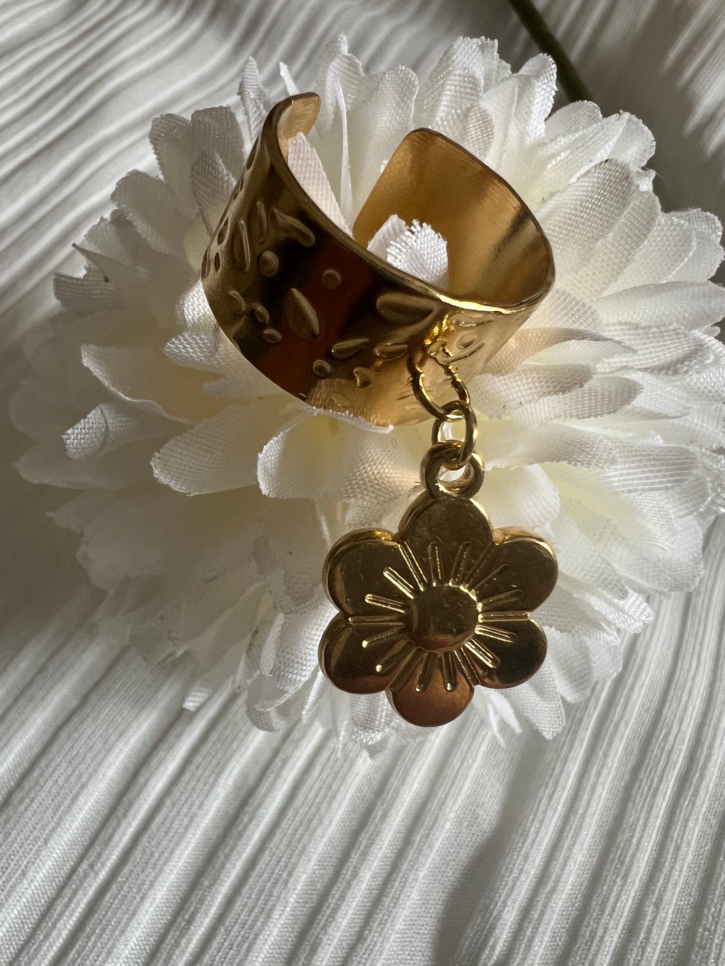Bague “Fleur de Charme” – Élégance ajustable
