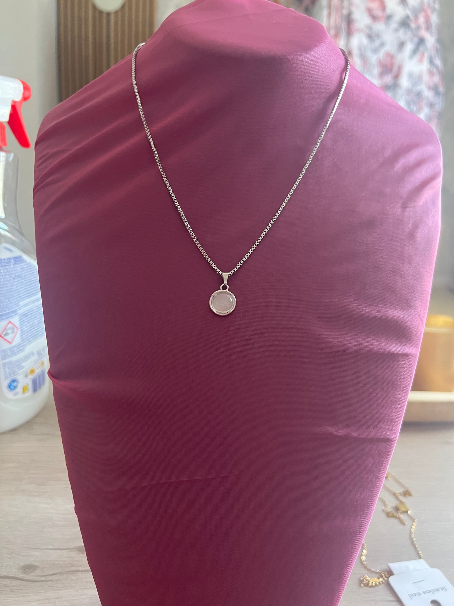 Collier Argenté Réglable avec Pendentif Rond – Intemporel & Chic