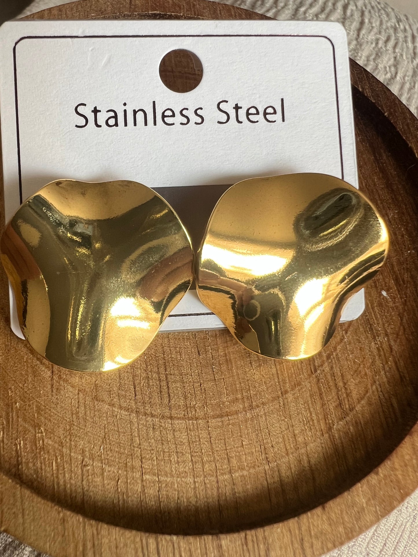 Boucles d’Oreilles Carrées en Acier Inoxydable – Élégance Moderne et Minimaliste