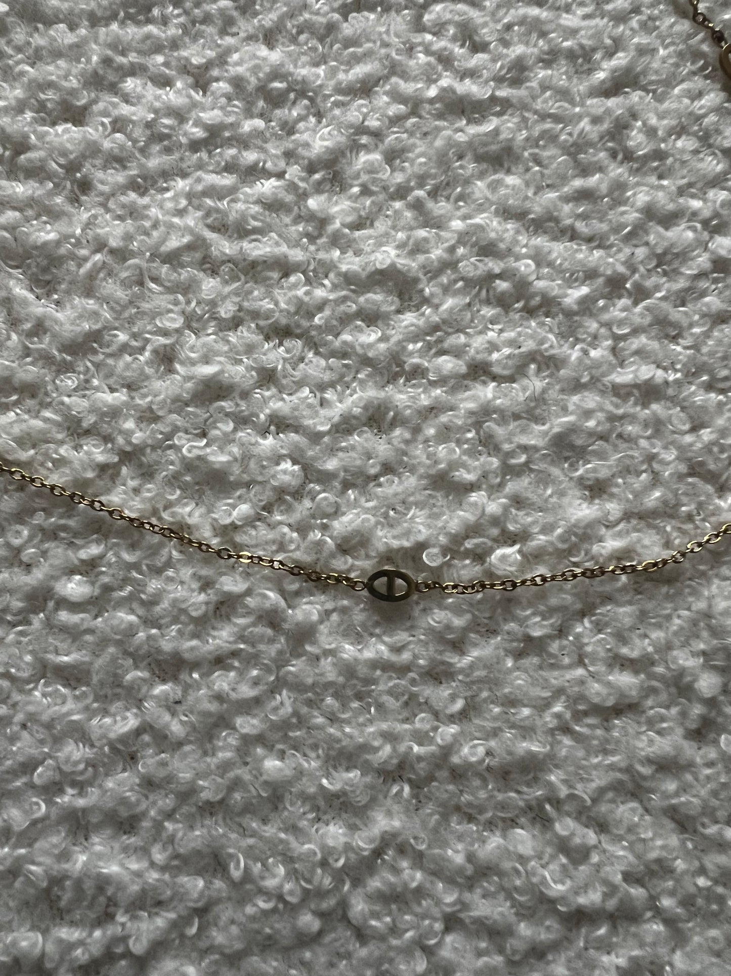 • Collier Épure – Acier Inoxydable & Symbole Arrondi
