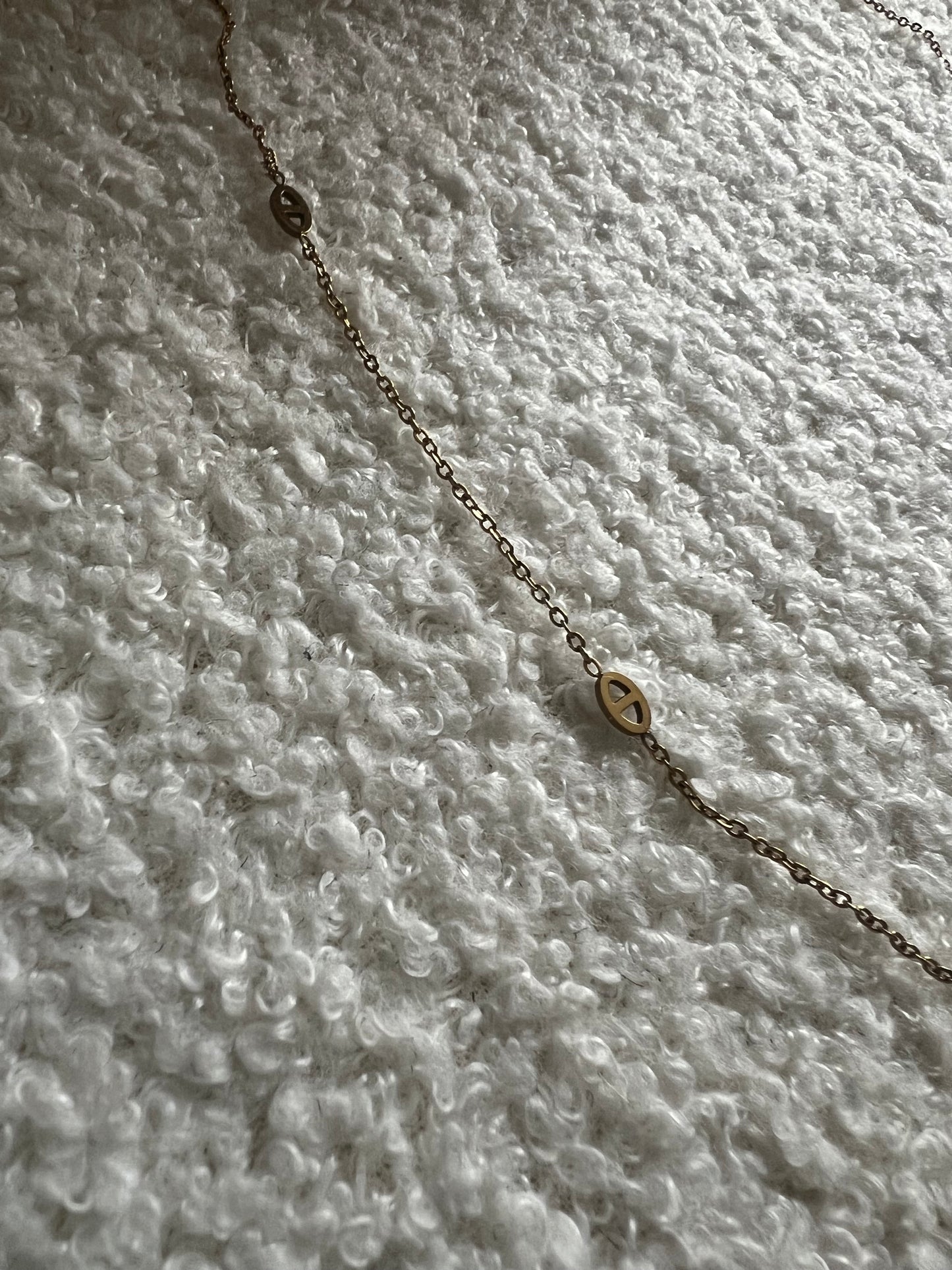 • Collier Épure – Acier Inoxydable & Symbole Arrondi
