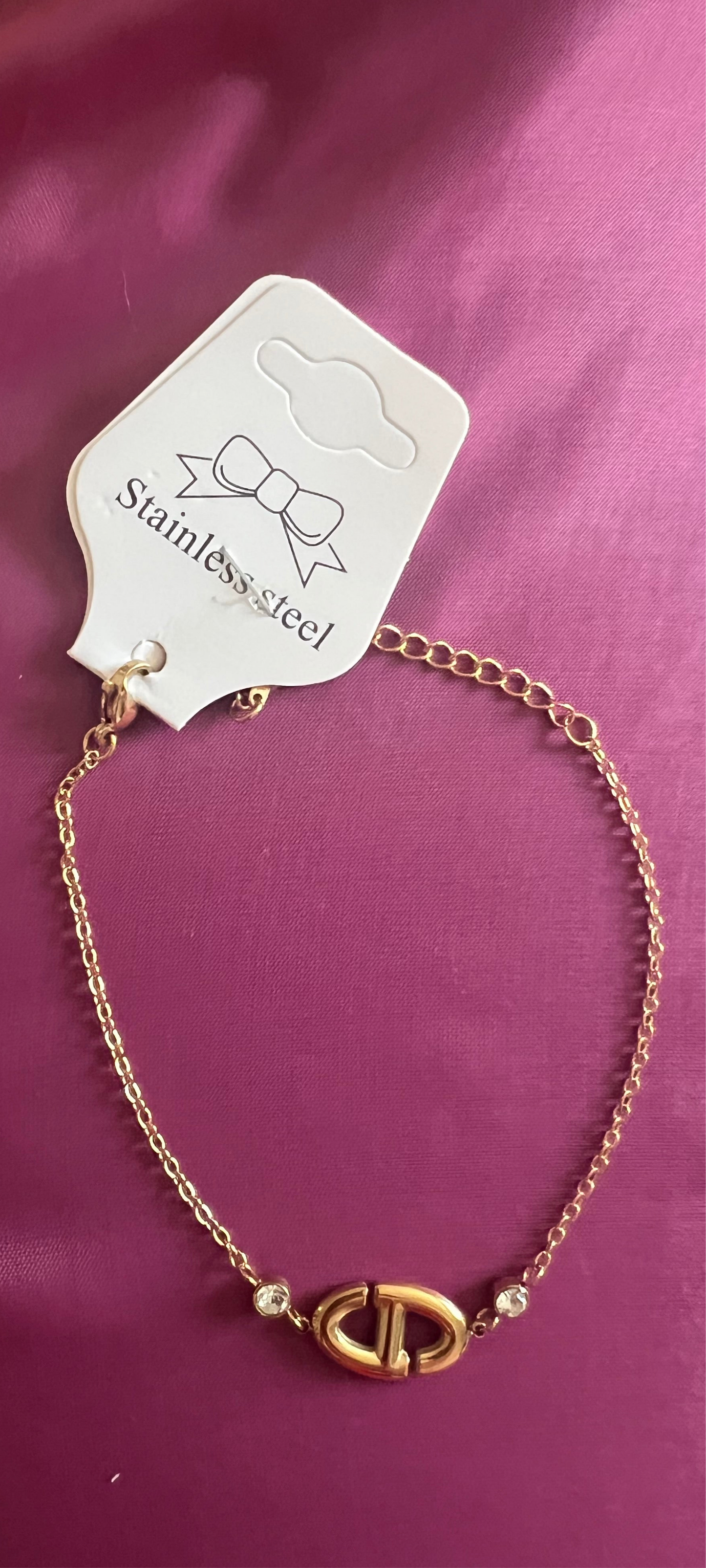 Bracelet – Élégance Couture à Petit Prix