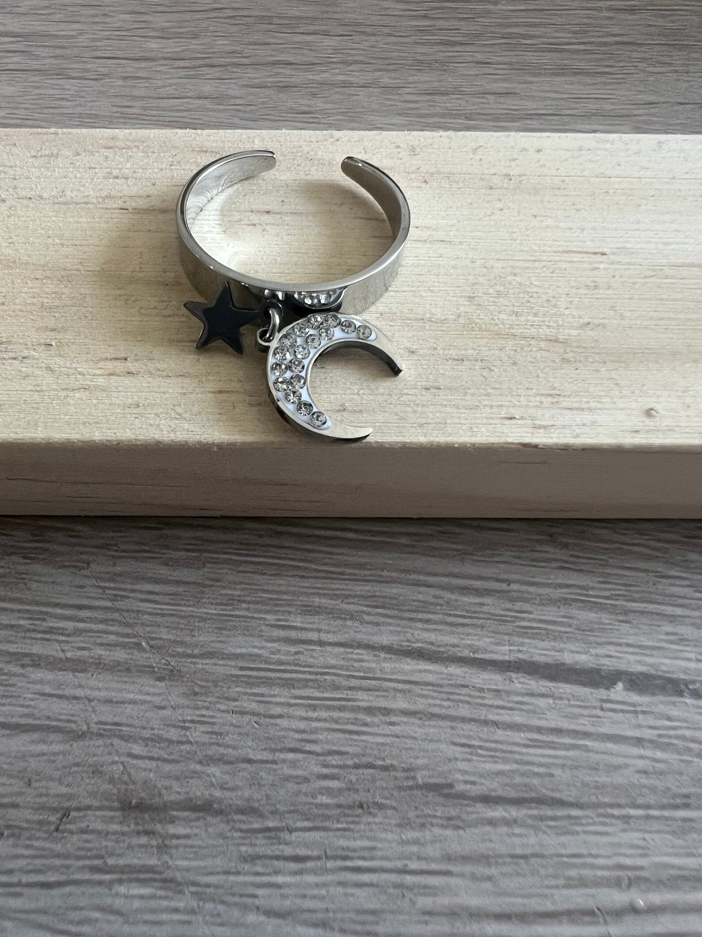 Bague Lune & Étoile Pendantes – Acier Inoxydable