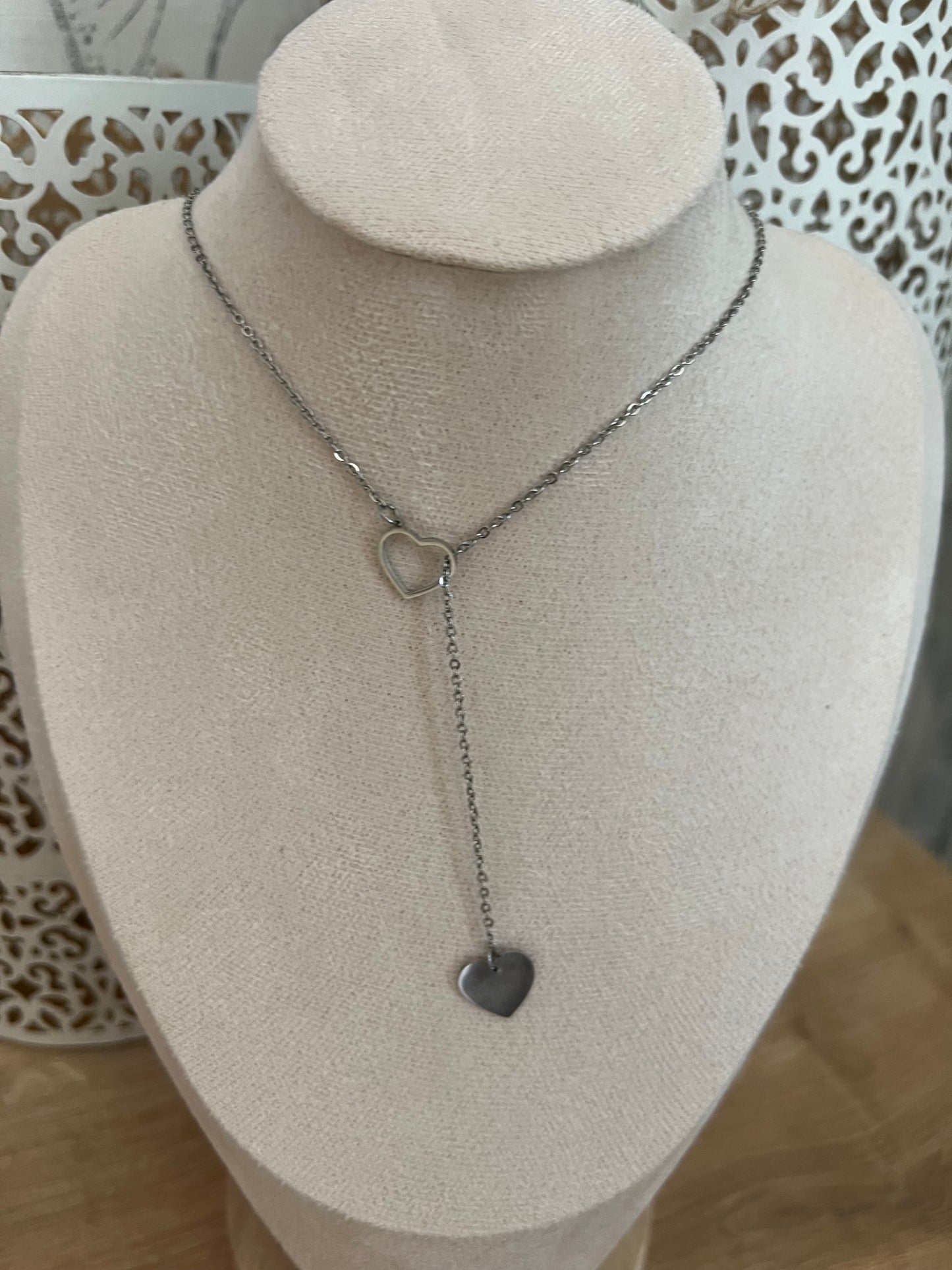 Collier croisé en cœur argenté