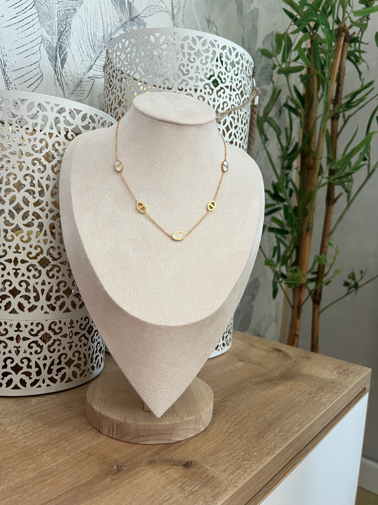 Collier “Épure Dorée” – Cercle Intemporel
