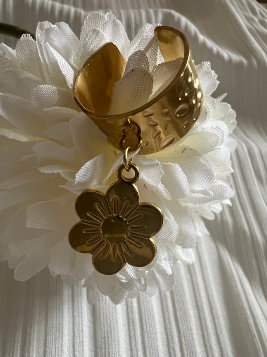 Bague “Fleur de Charme” – Élégance ajustable