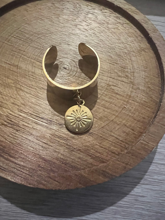🌞 Bague Breloque Soleil en Acier Inoxydable – Éclat Éternel