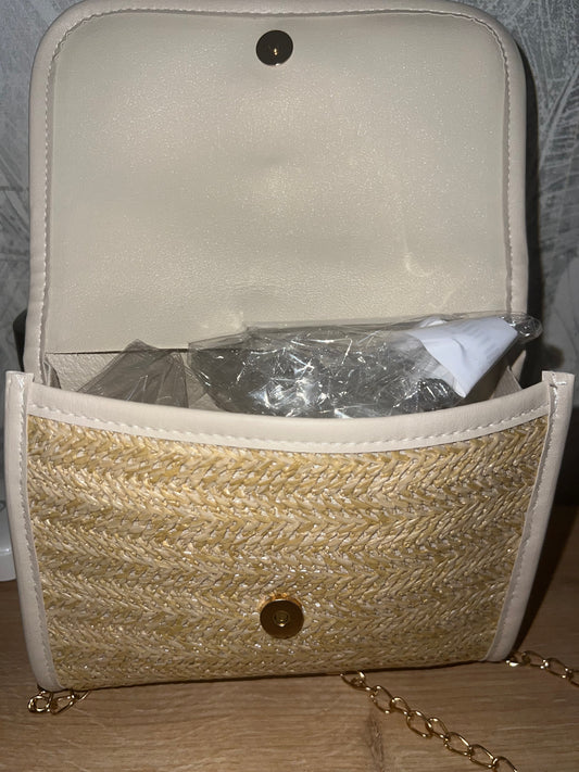 Sac en Paille Naturelle – Élégance Beige 21 par 14 cm