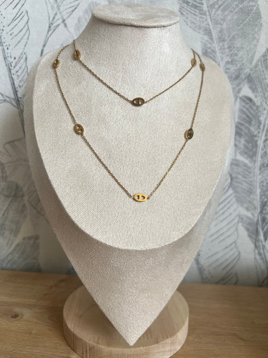 Chaîne Longue Dorée à Motifs Raffinés – Style  Élégant