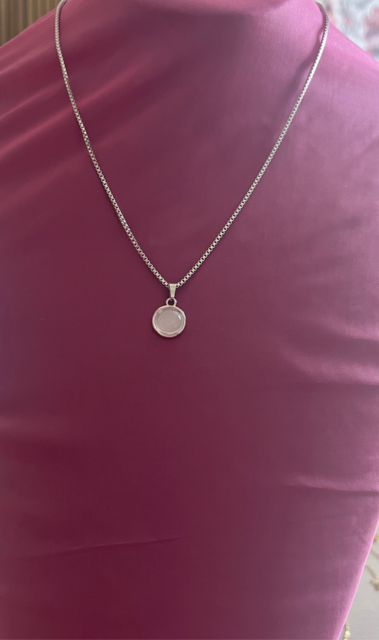 Collier Argenté Réglable avec Pendentif Rond – Intemporel & Chic