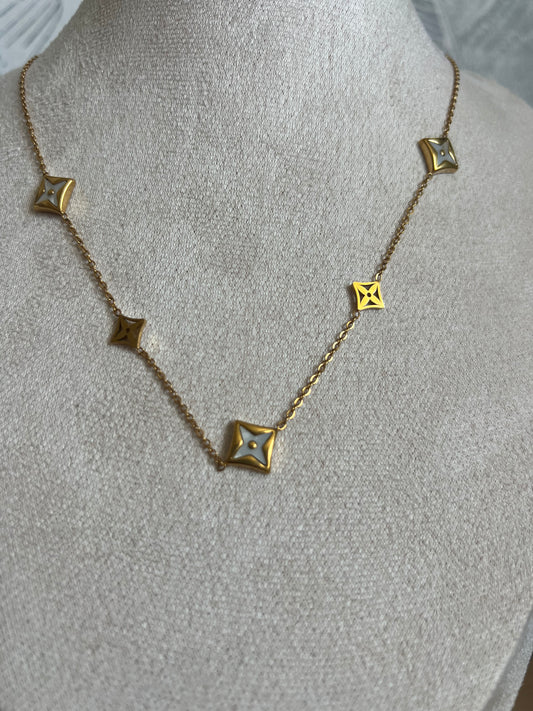 Collier Élégance – Acier Inoxydable Intemporel